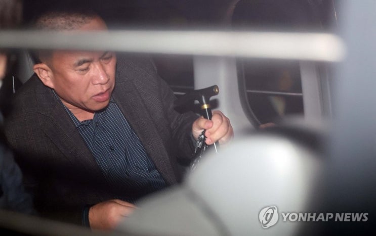 윤석열 대통령의 비상<b>계엄</b> 선포, <b>명태균</b> ‘황금폰’... 