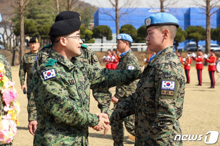 <b>곽종근</b> <b>구속</b>영장 청구, <b>곽종근</b> 전 특수부대 <b>사령관</b>을 둘러싼... 