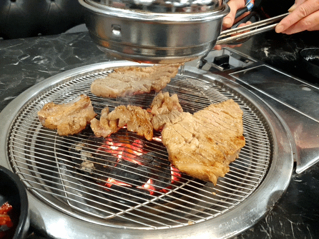  야탑역 점심 맛집 배밭갈비 구워주는 돼지갈비