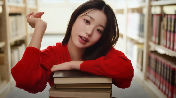  타미힐피거 캐주얼 브랜드 진스의 매력적인 니트 가디건으로 주말 여자 데이트룩 코디 완성 추천! w. 장원영