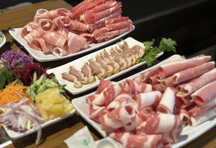  강남 월남쌈부터 샤브샤브까지 무한으로 즐긴다 | 퀸즈가든 강남역