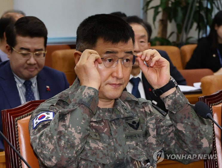 <b>검찰</b>, '계엄사령관' <b>박안수</b> 육군참모총장에 <b>구속영장</b>(2024)