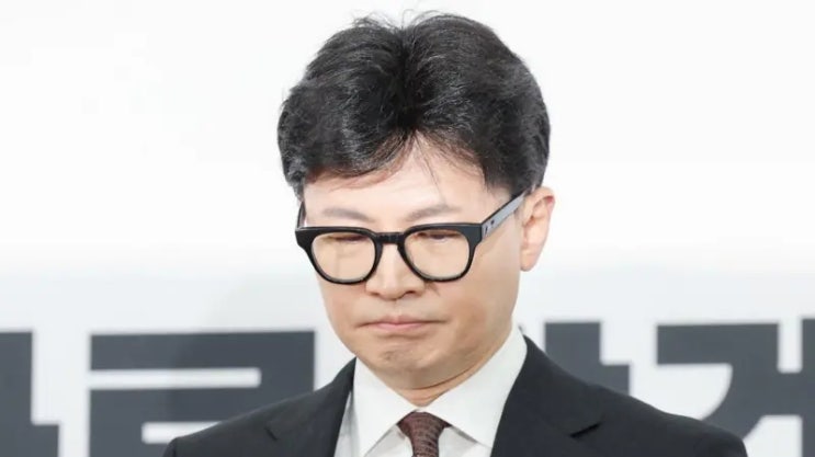 <b>한동훈</b> 당<b>대표</b> 사퇴, 탄핵 후 '분당 사태'?