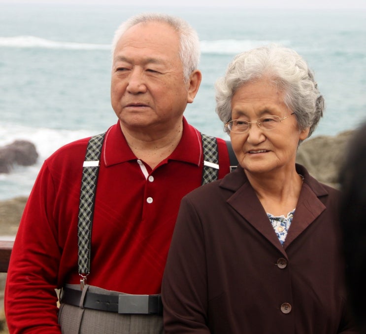  노인의 성 편견과 현실 필요한 것