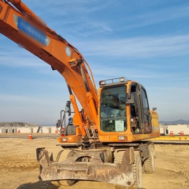 두산 DX210W 2010년식 5200만원 판매합니다. 두산 DX210W 2010년식 5200만원 판매합니다.