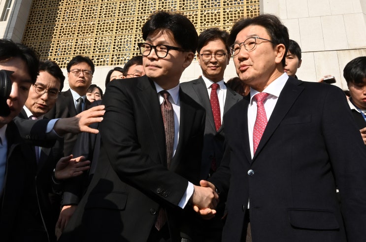 한동훈도 쫓아낸 <b>국힘</b>…<b>정당 해산</b> 청원 30만 돌파
