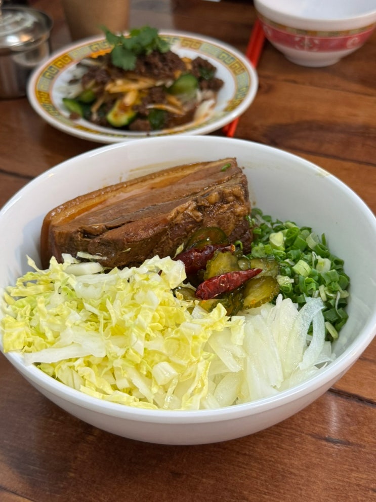  융캉찌에 광안리 미쉐린 맛집 돼지고기덮밥 마라곱창탕면 내돈내산