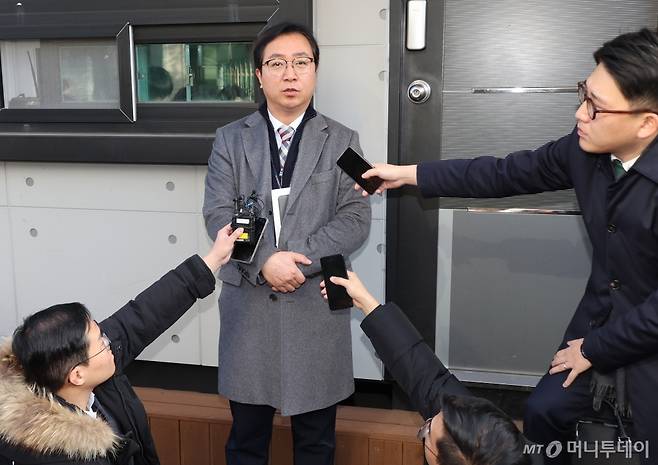 <b>공조본</b>, 윤 <b>대통령 출석요구서</b> <b>대통령</b>실 전달 불발? 담당들 전원... 