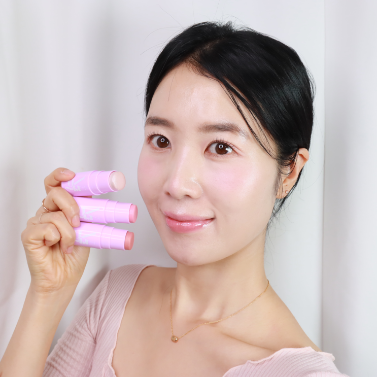 비디비치 블러셔 윈터컬렉션 더 글로우 스틱 블러시 전 색상 발색