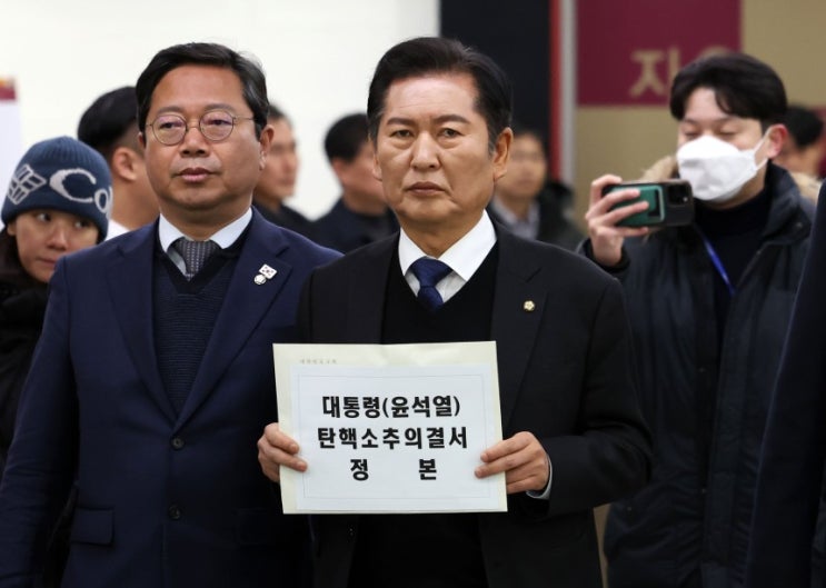 윤석열 대통령 탄핵소추단 구성...단장에 <b>정청래 법사위원장</b>