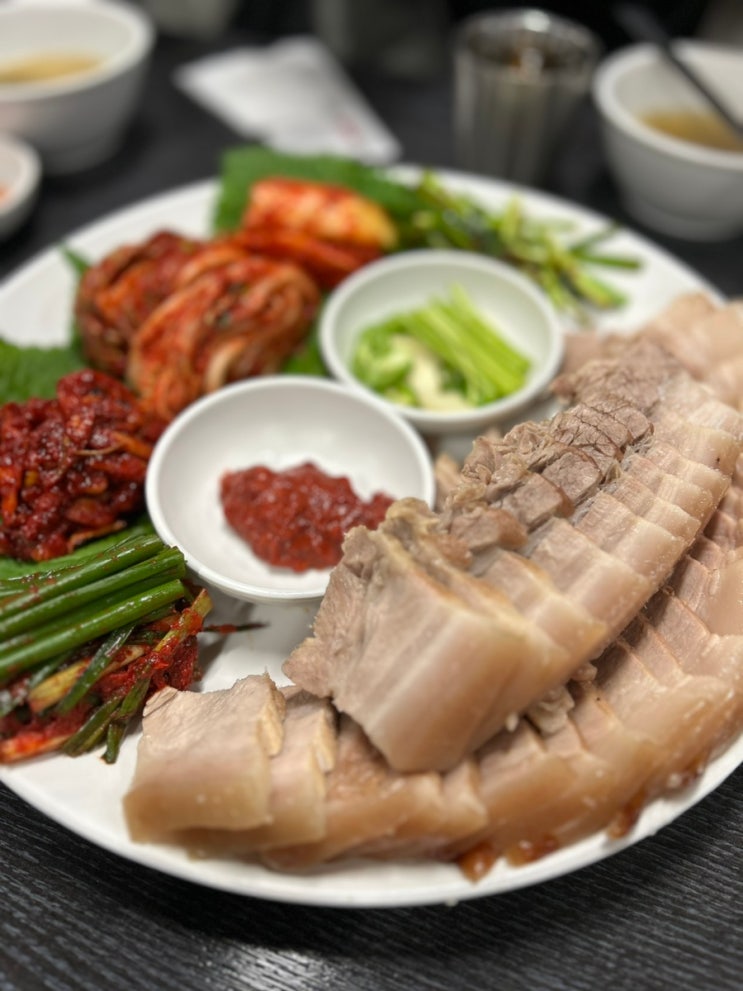  내돈내산 강남역 점심맛집 청류벽 보쌈 찐맛집 (+ 들기름막국수 최고)