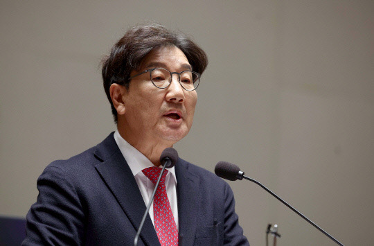 [속보] 국민의힘 <b>권성동 권한대행</b> "한덕수, 대통령 탄핵 결정... 