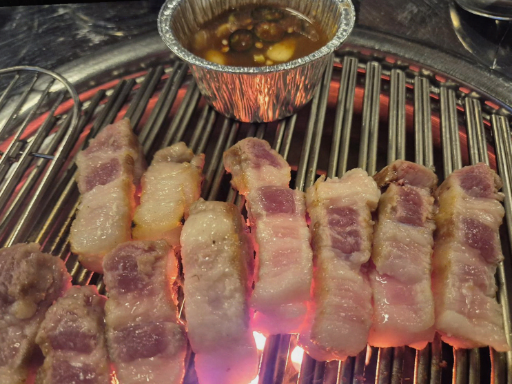  연탄과 소갈비의 조화가 일품인 목포 김연탄, 회식에 딱이에요!