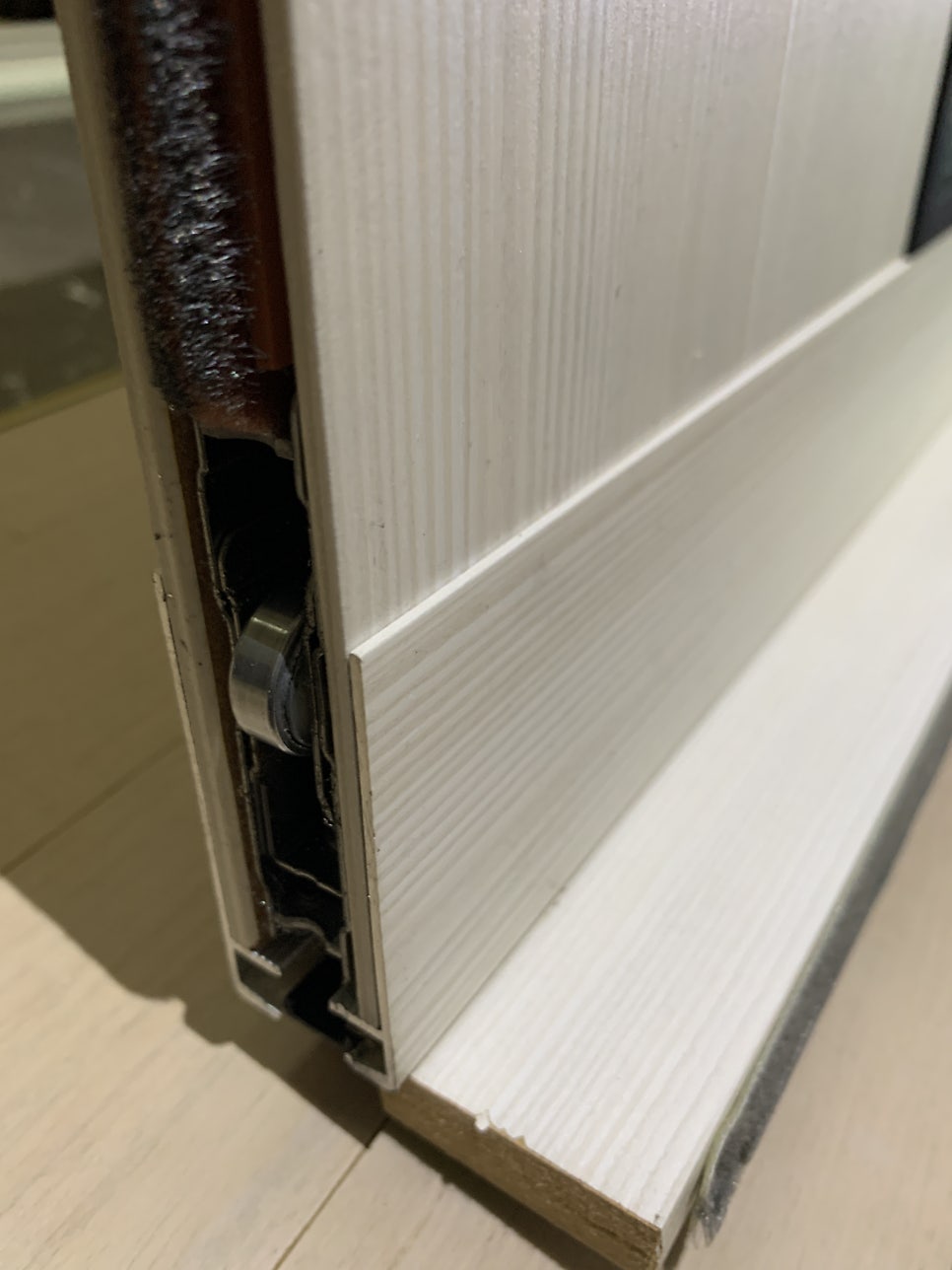 뻑뻑한중문수리 미닫이 슬라이딩문 바퀴교체