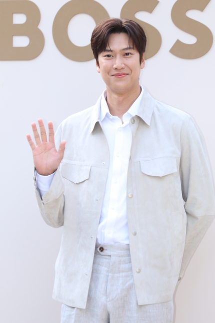 [모텔 <b>캘리포니아</b>] <b>나인우</b> 측 “공익소집 3년 기다리다 군 면제... 