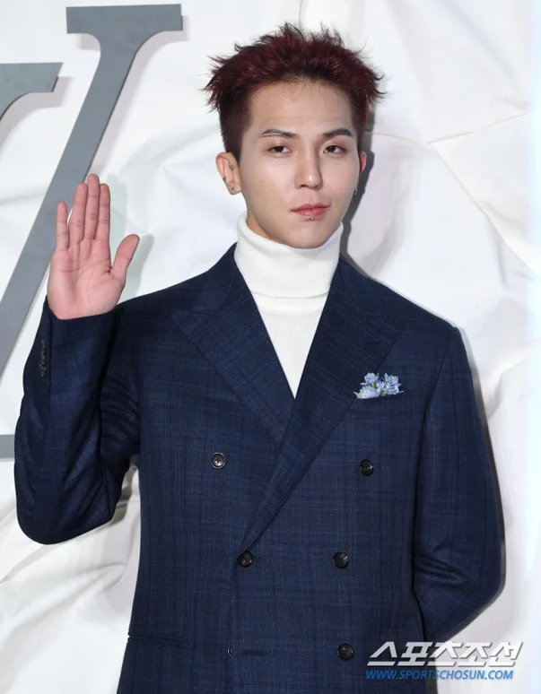 [SC이슈] <b>송민호</b>, 군대 다시 가나…출근조작 부실복무 의혹... 