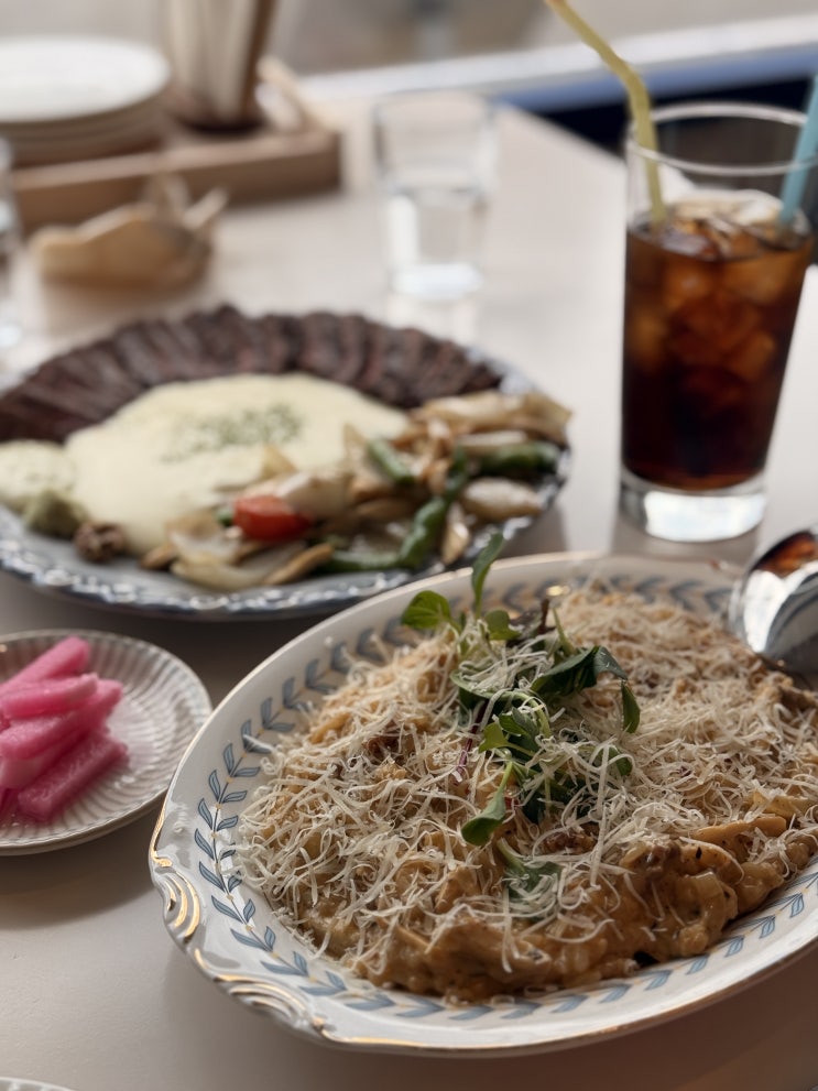  [동래 호정] 부산 동래 온천천 분위기 좋은 크리스마스 데이트 코스 우삼겹매콤크림리조토 추천 BUSAN DONGNAE HOJEONG