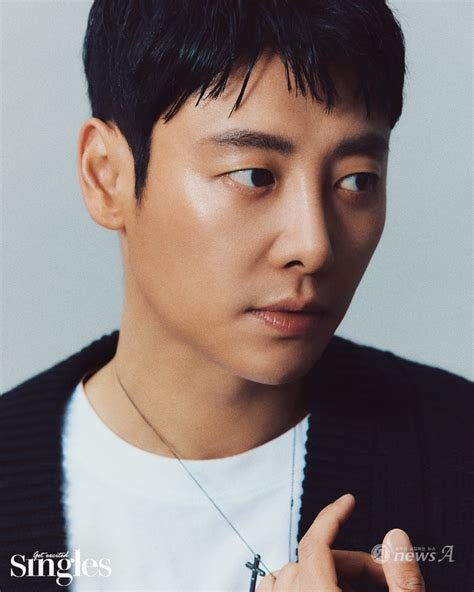 배우 김동욱: 독보적인 연기력과 다채로운 매력으로 빛나는 배우