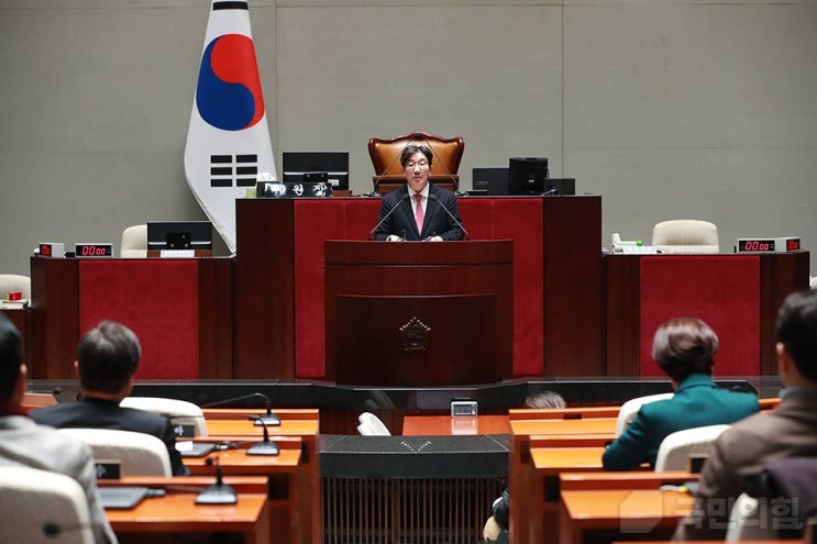 <b>권성동</b> “韓권한대행, 탄핵 결정 전까지 <b>헌법재판관</b> 임명할 수... 