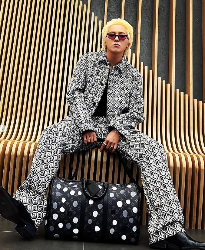 <b>송민호 부실 복무 의혹</b>, 공익 출근 논란…소집 해제 6일 앞두고... 