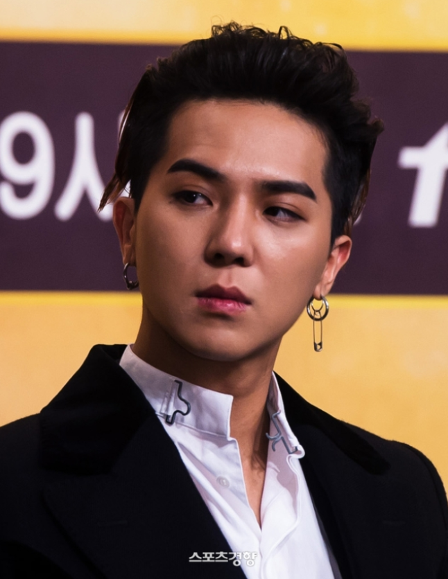 위너 멤버 <b>송민호</b>, 사회복무요원 <b>부실 근무</b> 의혹 - <b>경찰</b> 수사 요청