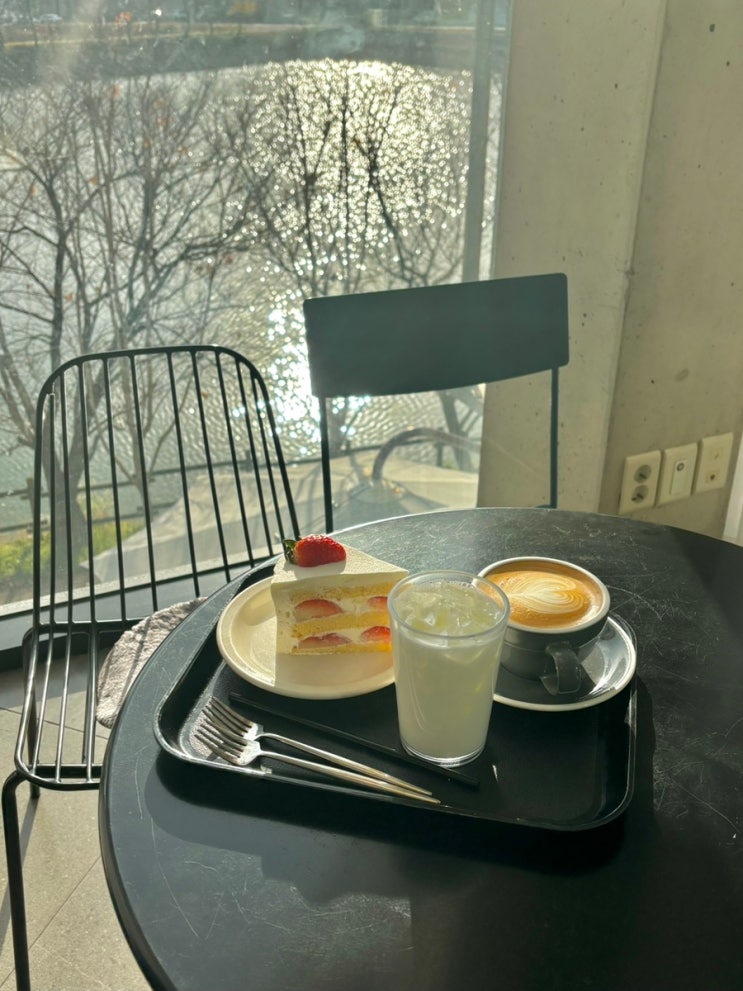  광주 신창동 카페304 광주신창점 친돈친산 후기