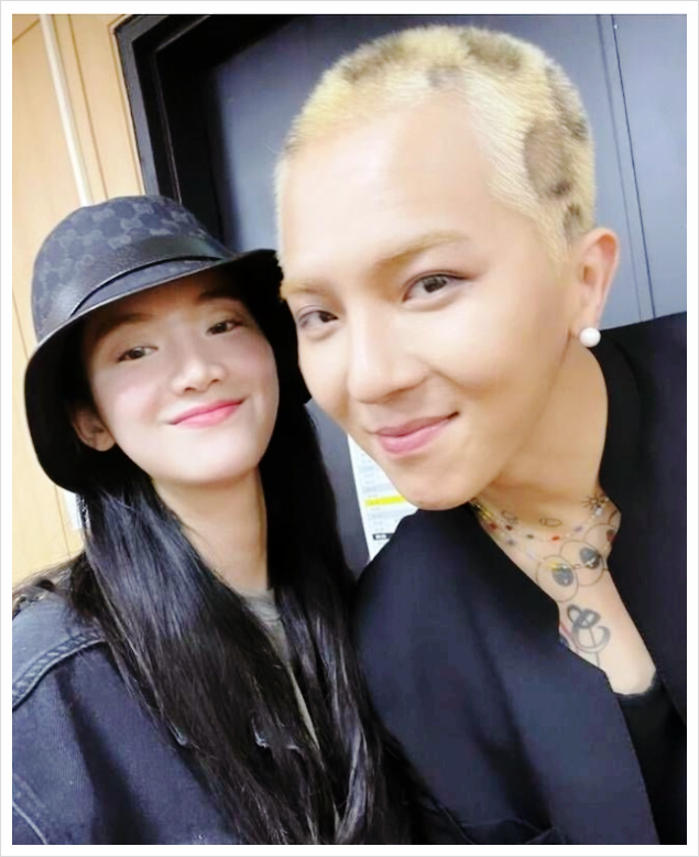 <b>송민호 박주현 열애설</b> 2년간 비밀 연애 소속사는 확인불가(ft.... 