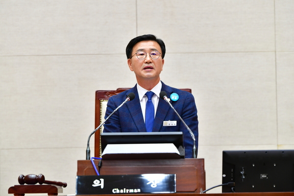 <b>완주군</b>의회 유의식 의장, 폐회사 통해 <b>김관영</b> <b>도지사</b>에게 경고