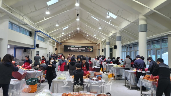  ‘2024 광주 빛고을사랑나눔 김장대전’ 1만2000여명 참여..역대 최대 257t 김장김치 판매