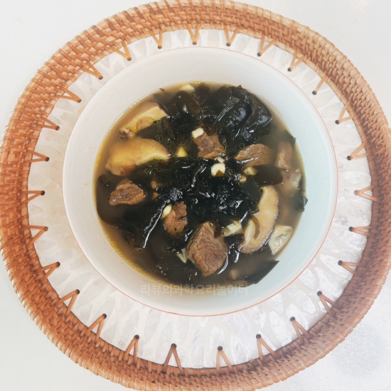  미역 안 불리고 미역국 맛있게 끓이는 법 표고 소고기 미역국 레시피 마늘 미역국 황금 레시피