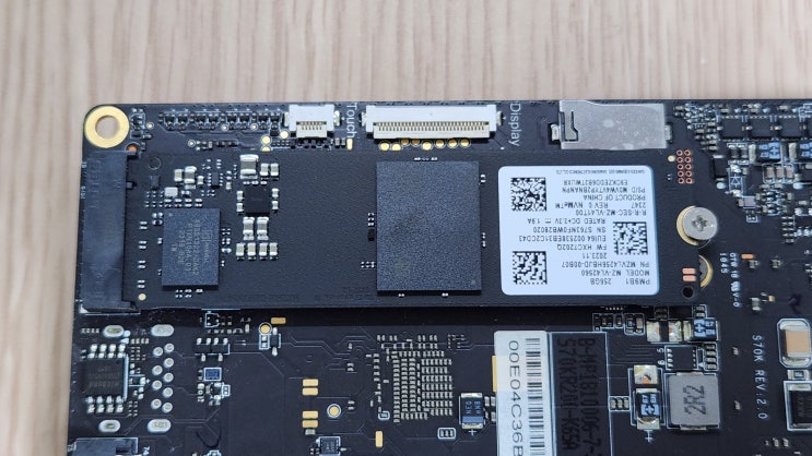  라떼판다 알파 864s 추가 SSD 장착