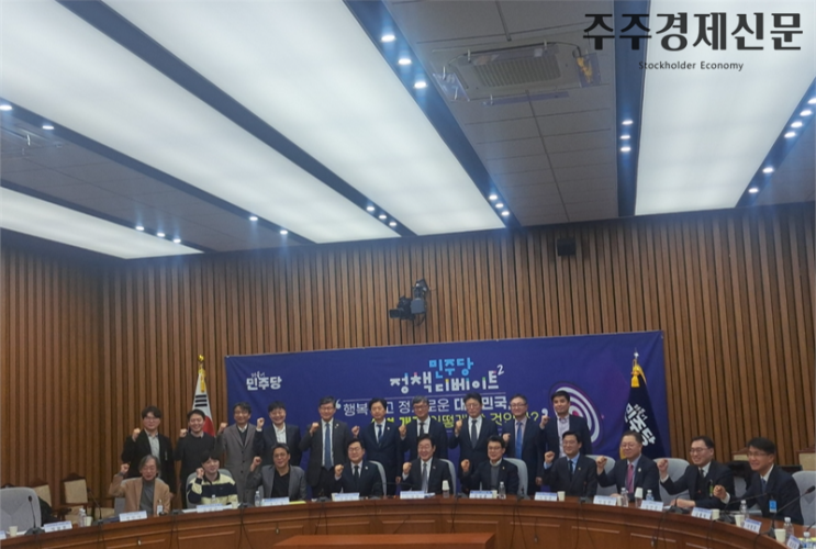 <b>이재명</b>, <b>상법개정</b> ‘모든 법인→상장사’ 축소 제안