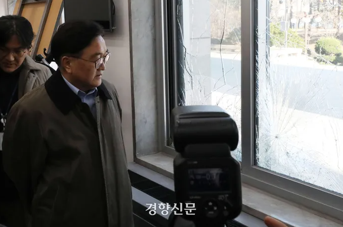 수방사, 계엄 해제 가결 3시간 후 우원식 <b>의장 공관</b> 쪽 CCTV... 
