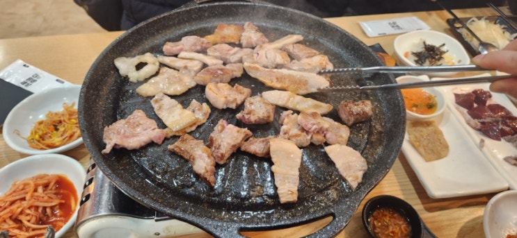  천안시 성환읍 숙성 노포고기집 정육식당 반찬많고 저렴한 모둠세트 우순이 돈순이