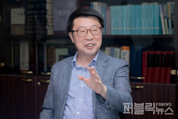 <b>국회</b>는 <b>탄핵소추</b> 의결에 앞서 조사청문회를 열어야 합니다