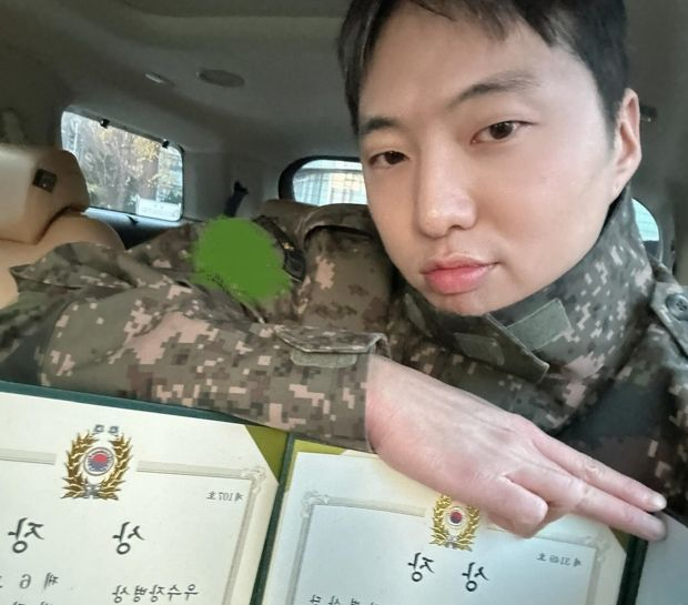 <b>송민호</b> '軍 논란' 한창인데…'우수장병' <b>강승윤</b>, 오늘(19일)... 