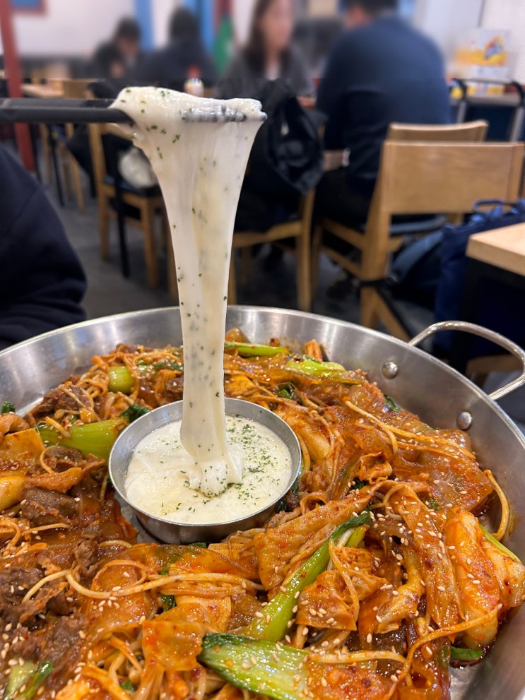  마라와 치즈폭포를 한번에 즐기는 왕십리역 맛집 <마라무쌍 왕십리점>