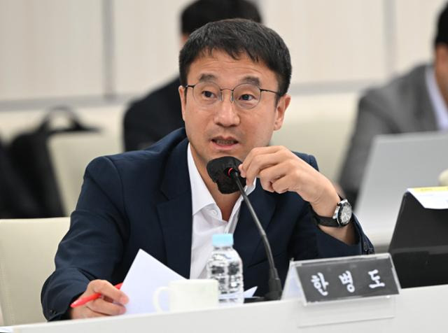 [한국일보] 尹 불법계엄 국정조사 <b>특위</b> 위원장 <b>안규백</b>·간사... 