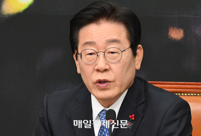 ‘차기 대통령’ 이재명 37%로 1위... 한동훈·홍준표 5% ‘차기 대통령’ 이재명 37%로 1위... 한동훈·홍준표 5%