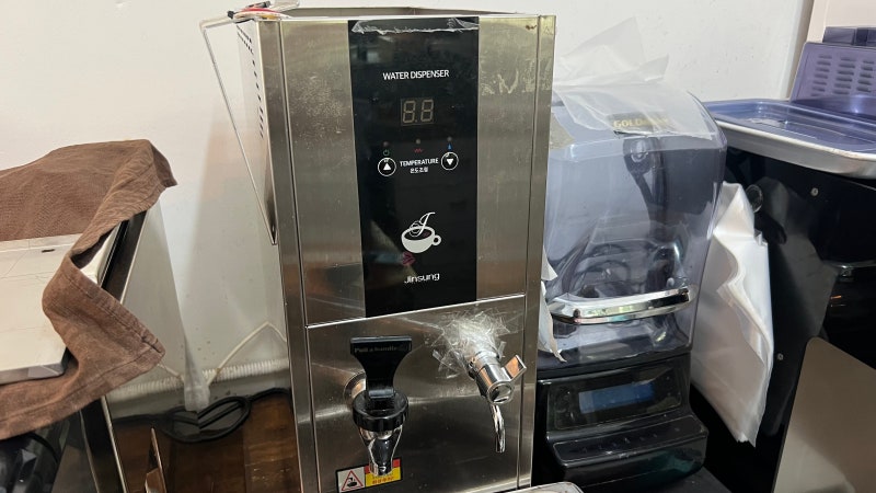 진성 디스펜서 온수기 누수가 생겼다면 빠르고 정확한 수리로!