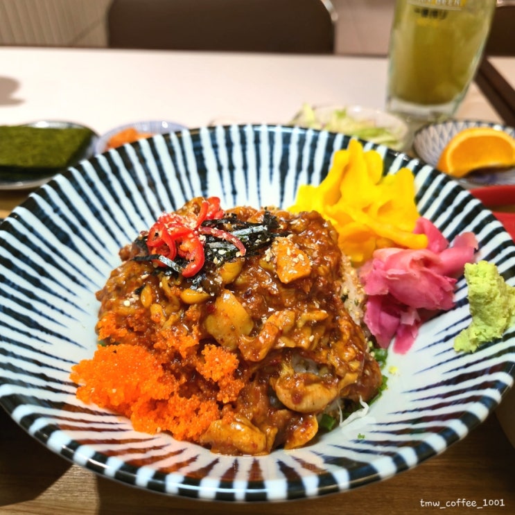  공릉역 맛집 식당사월에 연어덮밥 통영멍게덮밥 간장새우 리뷰