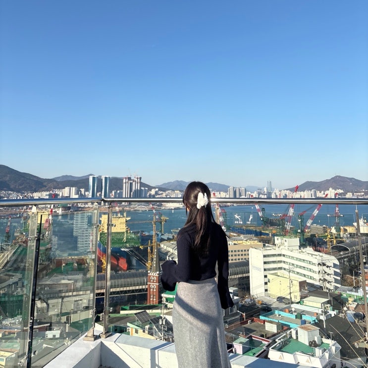  부산 영도 오션뷰 대형카페 와인드 주차장 있는 신상 루프탑 커피맛집