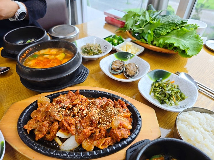  향남 쌈밥 맛집 건강한 쌈채소가 한가득 '논두렁 우렁쌈밥'