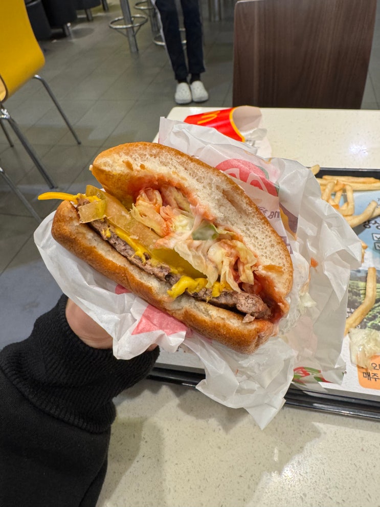  [맥도날드] 신메뉴 토마토치즈비프버거 세트 솔직 리뷰