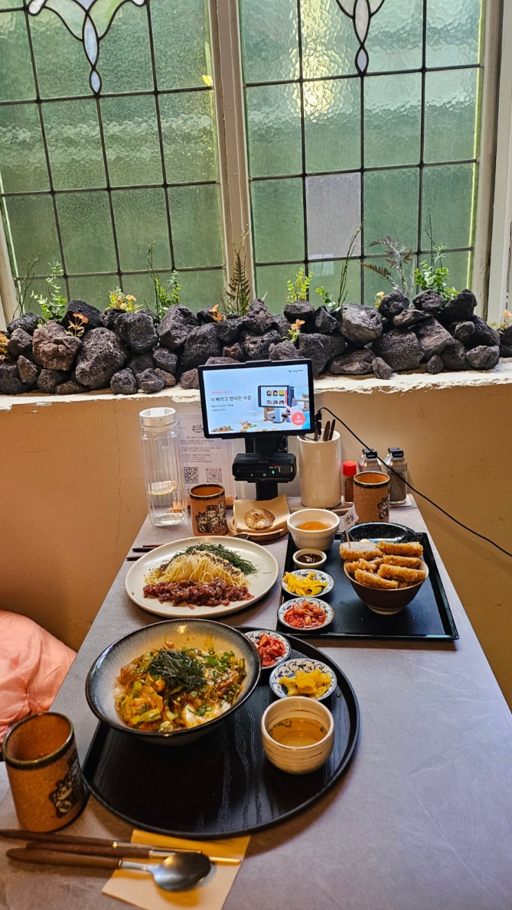  신사동 세로수길 오픈키친 덮밥 맛집 재방문하고 싶은 벌소 신사점