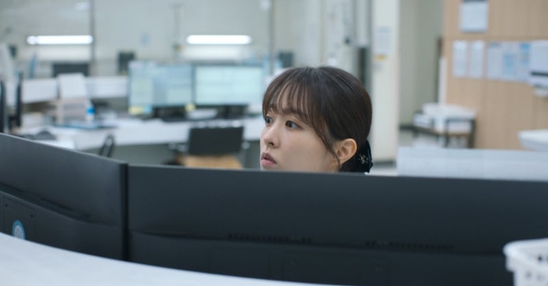 디즈니플러스 드라마 줄거리 1화 1회 줄거리 낯선사람