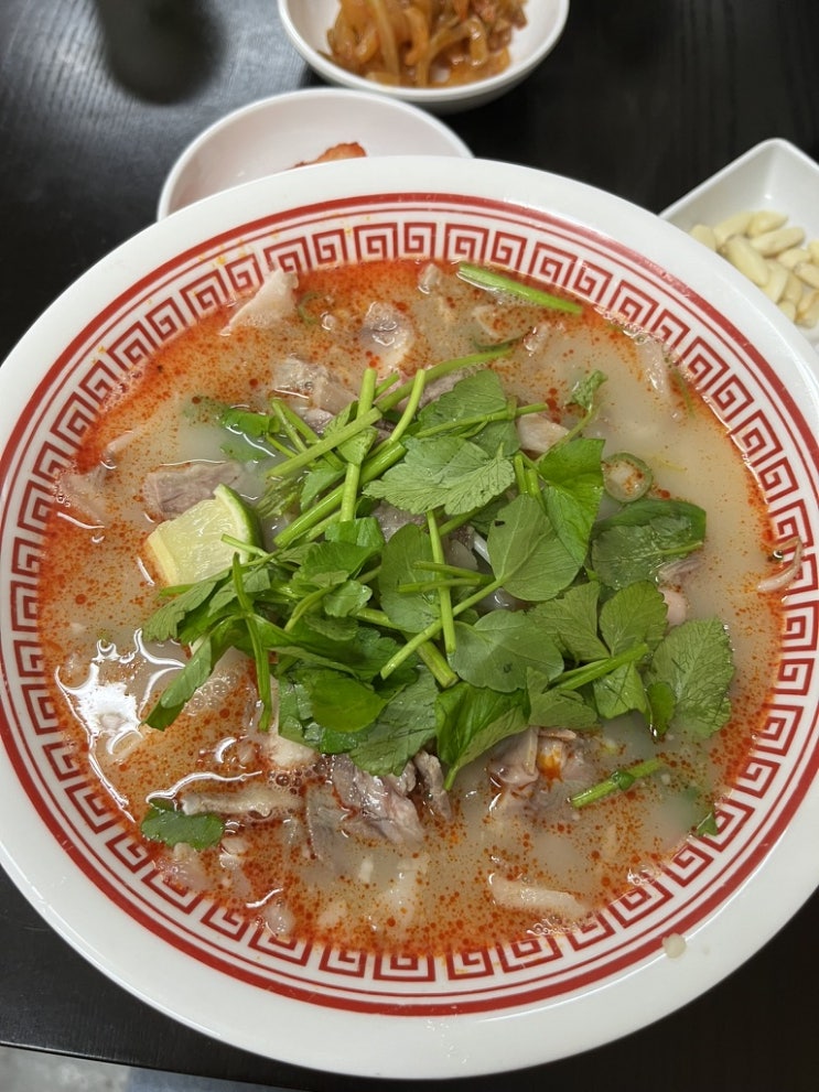  을지로 저저 후기 (돼지 쌀국수, 맛보기 수육)