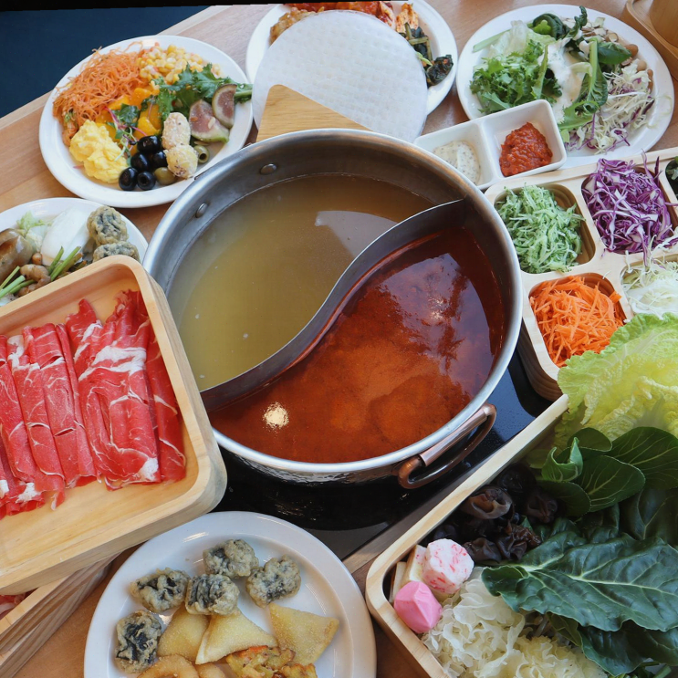  김포 샤브샤브, 연말 송년 모임에 안성맞춤! 창가 자리가 매력적