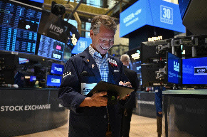 FOMC 악재 떨치고 뉴욕증시 반등…엔비디아 3%↑ FOMC 악재 떨치고 뉴욕증시 반등…엔비디아 3%↑