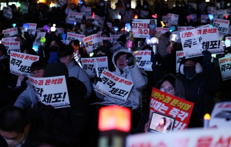 '조기 대선' 가능성에 테마주 '요동'… 우원식주 내리고, 이재명주 오르고 '조기 대선' 가능성에 테마주 '요동'… 우원식주 내리고, 이재명주 오르고